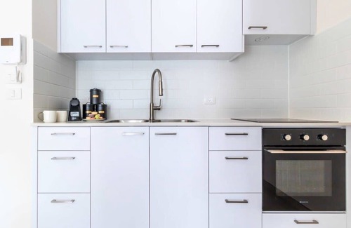 Mea She'arim Apartamento | Fantastic 1BR Apartment with Parking in the city center