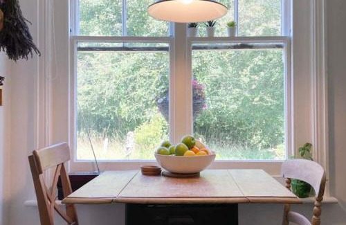 Lewes Casa | Fantastic 2BD Victorian Apt - 4 adults & 1 child