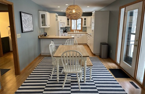 Alexandria Casa | Fantastic 3 bed, 2 bath Lake Miltona Home near famed sandbar. Sleeps 10. Lic2114