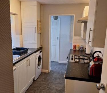 Chatham Apartamento | Fantastic 3-bed with free parking & Wi-Fi Located in Chatham Kent