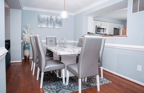 Springfield Casa | Fantastic 3-bedroom townhome with in Springfield