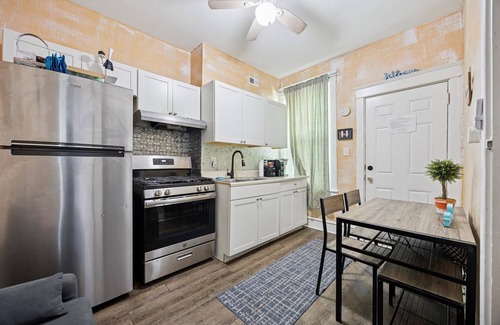 Wilmington Apartamento | Fantastic 3BR apartment with 1King 2queen Wilmington, perfect for long stays.