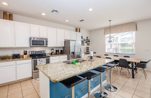 Bellavida Casa | Fantastic 4br 3ba with Pvt Pool with Lake view near to Disney
