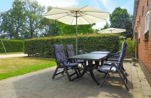 Grijpskerke Casa | Fantastic 9-person holiday home in Grijpskerke, centrally located in Walcheren