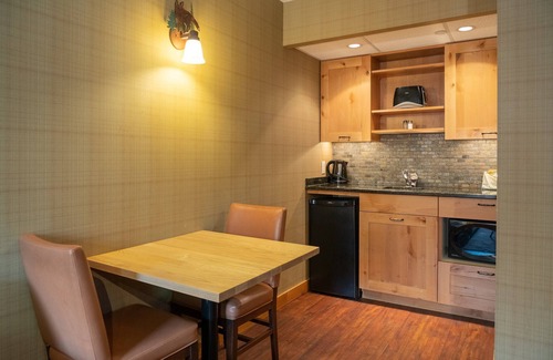 Banff Condominio | Fantástica escapada de Banff con acceso increíble piscinas calientes, capacidad para 6 personas.