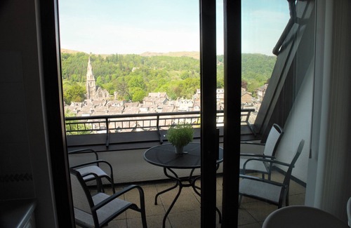 Ambleside Apartamento | Fantastic central Ambleside location with stunning mountain views