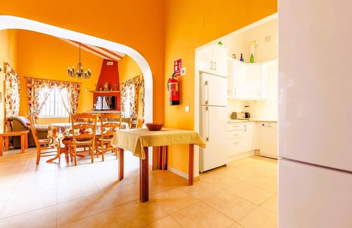 Alcaucín Villa | CHALET SINGULAR Y MUY ACOGEDOR, IDEAL PARA GRUPOS Y FAMILIAS NUMEROSAS.