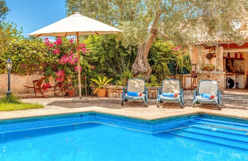 Buger Villa | Fantástica finca con piscina, jardín, terrazas, balcón y Wi-Fi; Aparcamiento disponible; Se admiten mascotas