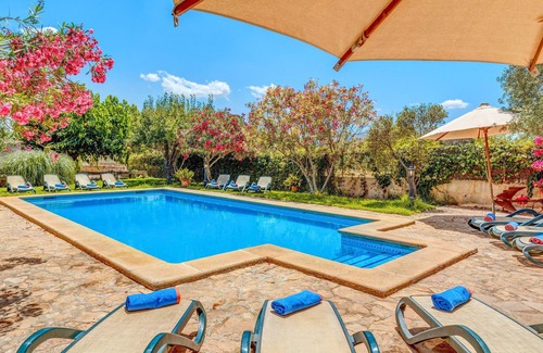Buger Villa | Fantástica finca con piscina, jardín, terrazas, balcón y Wi-Fi; Aparcamiento disponible; Se admiten mascotas