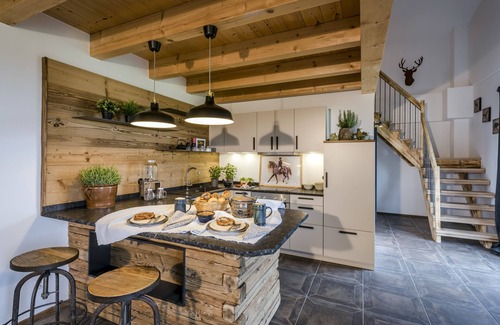 Hart Apartamento | Fantastic "Hochgern" vacation apartment on the Fasanenhöhe horse farm