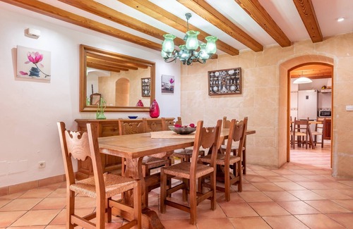Buger Villa | Fantástica casa de vacaciones "Can Julia" con vistas a la montaña