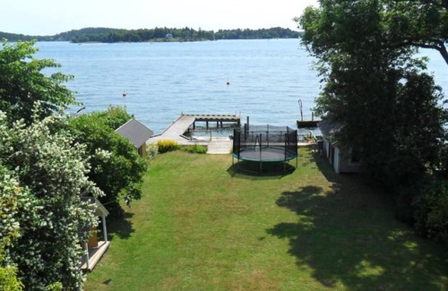 Vaxholm Apartamento | Fantastic holiday home right by the sea on Vaxholm