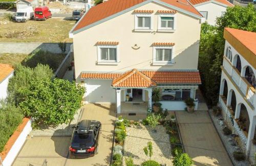 Vrsi Apartamento | Fantastic holiday with small children - 200m from beach