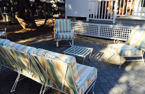 Harvey Cedars Cabaña | FANTÁSTICA UBICACIÓN! Hermosa casa unifamiliar a solo 5 casas de la playa.