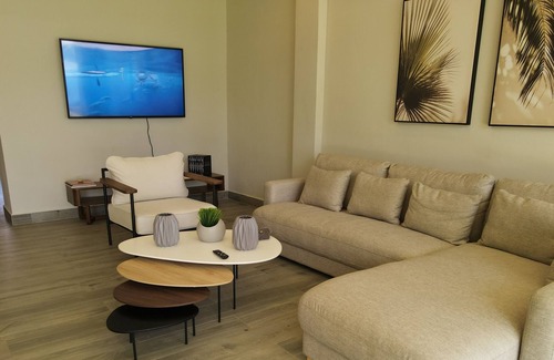 Isla Saboga Apartamento | Fantástico apartamento nuevo en Saboga con piscina y playa
