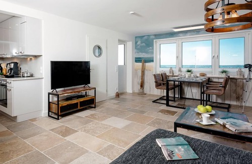 Hornum Apartamento | Fantastic sea view over the east side to the islands of Foehr and Amrum.