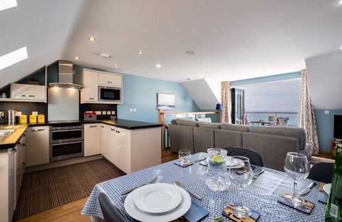 Seaton Apartamento | Fantastic Sea Views from this Newly Refurbished Duplex Apartment