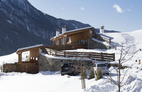 Valle di Casies Chalet De Esquí | Fantástica ubicación aislada, adecuada para parejas, perros permitidos, bienestar en el chalet