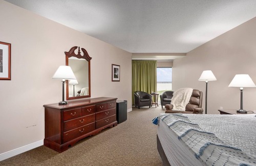 North East Complejo | Fantastic Suite with King Bed and Beautiful Bay View!