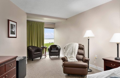 North East Complejo | Fantastic Suite with King Bed and Beautiful Bay View!
