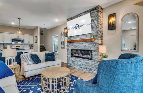 Table Rock Cabina | Fantastic Table Rock Lake Views-Free Daily Tickets-In/Indoor Cmty Pools-Near Silver Dollar City