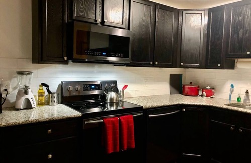 Erdenheim Apartamento | Fantastic updated apartment with parking