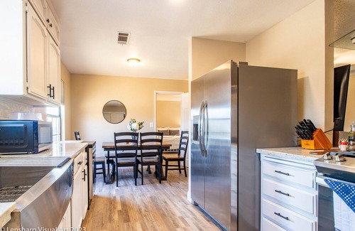 Ahwahnee Casa | Fantastic Views w/ Hottub, Firepit & Horseshoes