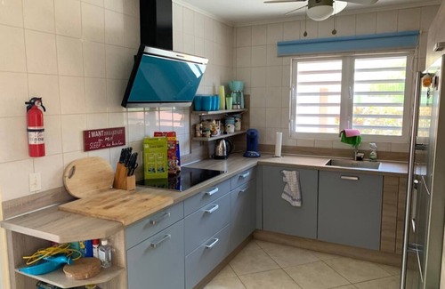 Daniel Casa | Fantástica villa en una ubicación central con todoterreno jeep
