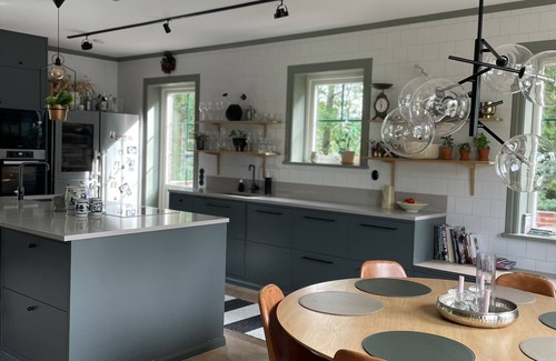 Hastangsudd Casa | Fantastiskt hus med Pool 15 Minuter Från Vaxholm och 30 Minuter fr City