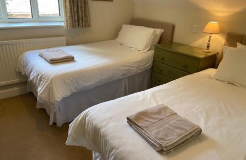 Bourton Casa | Far Hill Cottage