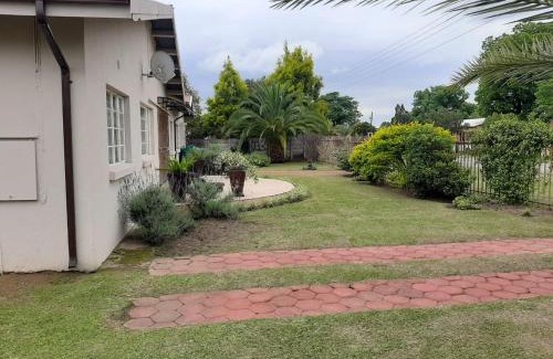 Ladysmith Cama Y Desayuno | Faraaz BnB