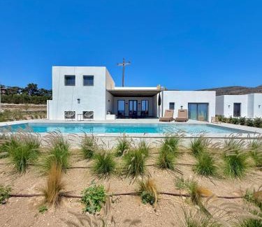 Paros Villa | Faragas Hill Oasis Villa