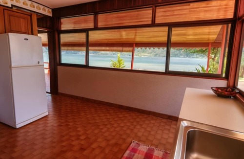 Cook's Bay Casa | Faratea Bayhouse - Seaside, large garden, unique panoramic view.