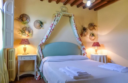 San Michele di Moriano Apartamento | Farba, apartment in a small wine farm with swimming pool
