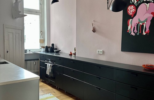 Neukoelln Apartamento | Farbige Design 2-zi-altbauwhng Beim Maybachufer. Kinder- & Haustierfreundlich