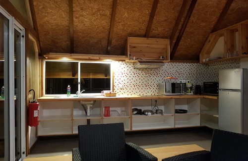 Teahupoo Casa | Tarifa Ora en un parque arbolado de 15,000 m2