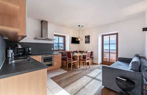 Collalbo Apartamento | Granja 'Alpin Farm Birke' con vistas a la montaña, jardín compartido y Wi-Fi