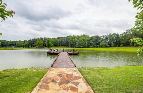 Hernando Casa | Farm and Lake Views Rural Mississippi Loft Apt