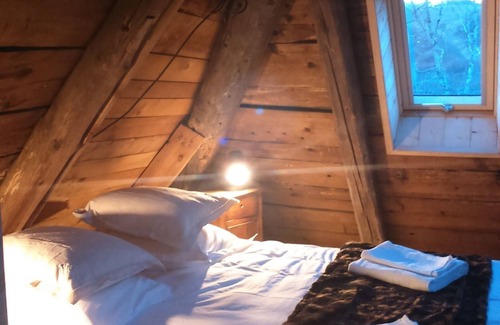 Espinchal Otro | Farm dating from 1870 for lovers of the great outdoors. Sleeps 8-10 in the Cézallier.