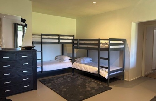 Murchison Otro | Farm Getaway near Nagambie with pool perfect for families or large groups!