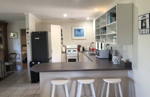 Bay Of Shoals Casa | Farm Home * + Air Con * Free WIFI * Beautiful Bush Views * Wildlife