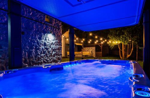 Colwyn Bay Casa | Farm House at Mochdre Cottages