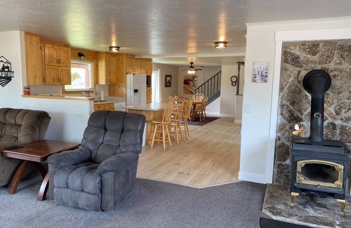 Geneva Casa | Farm house in Smoot. Close to hiking, snowmobiling, atv, and hunting spaces.
