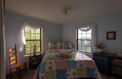 Harriet Otro | Farm house overlooking pastures by the Buffalo River. Perfect starry nights.