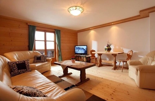 Moosen Otro | Granja en una meseta soleada * Apartamento grande * 10-12 pers.* NUEVO * estanque de natación
