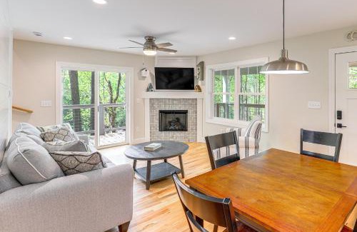 Hendersonville Casa | Farm On-Site Mtn-View Cottage in Hendersonville!