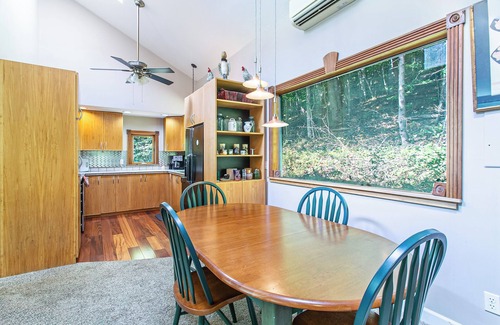 Marshall Condominio | Farm Stay 1-bedroom condo with hot tub and outdoor shower in peaceful Marshall
