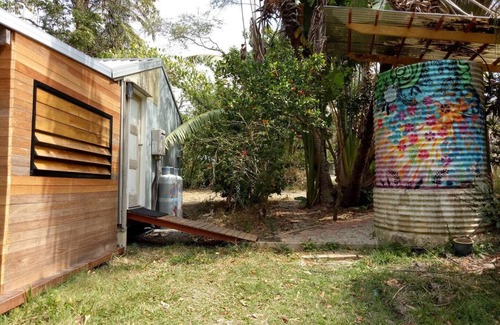 Mullumbimby Cabina | Farm Stay - Poolside Cabin w/2 Person Bath