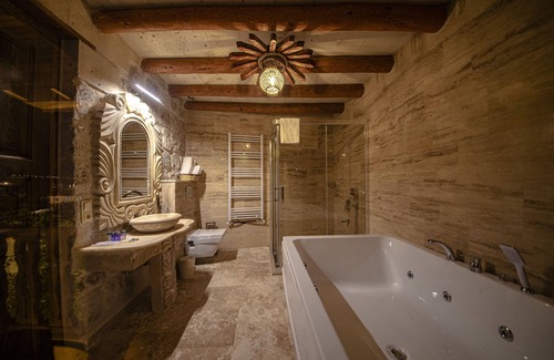 Ortahisar Hotel | Farmer Cave House