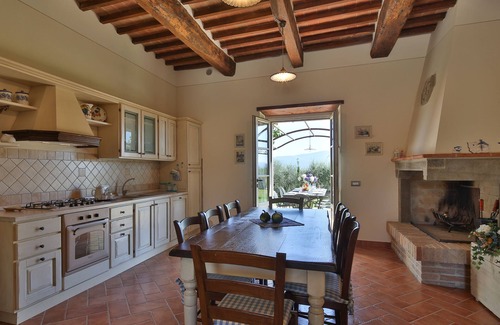 Cortona Casa | Leopoldina toscana clásica rodeada de olivares y girasoles. Piscina privada